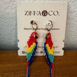 Macaw dangling earrings - NEW